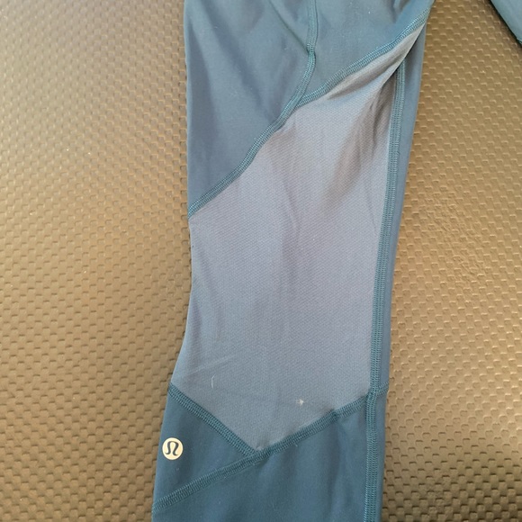 Lululemon Cropped Leggings - Picture 4 of 7